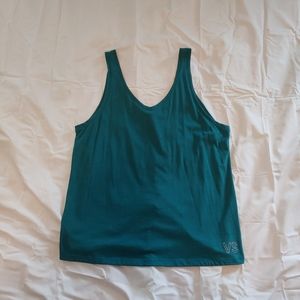 2 work out tanks